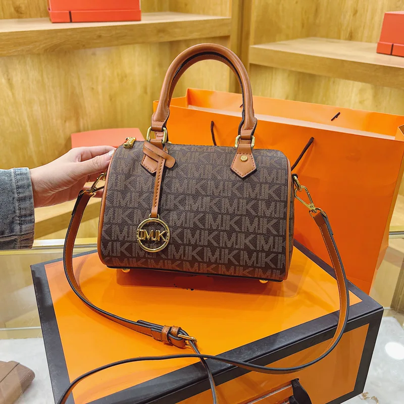 

2025 New Fashion Letter Print Shoulder Bag Casual Versatile Pillow Handbag