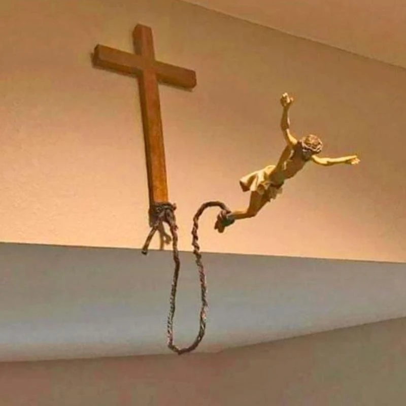 Daring Faith Symbol Hand Painted with Bungee Jumping Jesus Christ Sculpture Home Decorative Ornaments