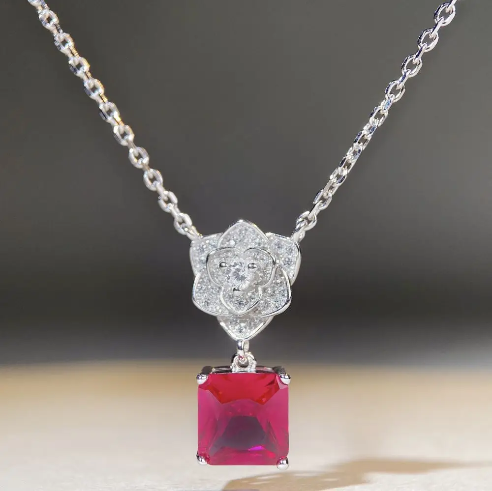 Luxury Platinum Solid Platinum PT950 Women's Pendant Necklace with Diamond Petals, Flowers, Ruby, Clavicle Chain
