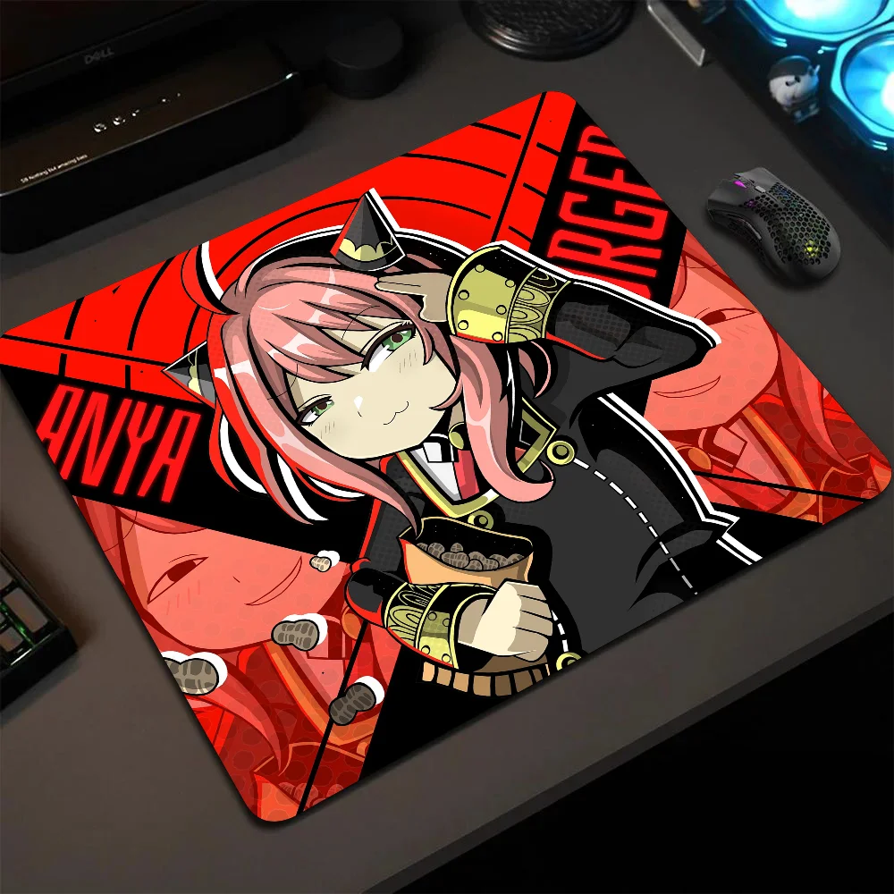 

Anya Forger Anime Girl Spy X Familys Mousepad Small LockEdge Mouse Pad For Gamers Computer Desk Pad Anti-slip Rubber