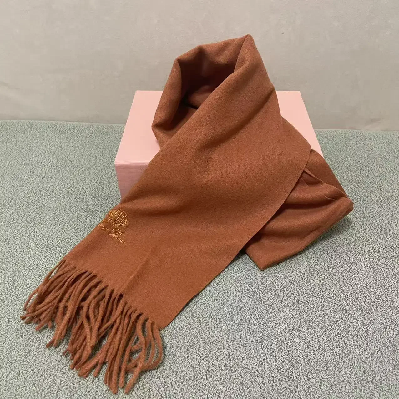 

cachemire lettre broderie confortable Dopamine universelle laine mélange tricoté écharpe automne et hiver Couple châle écharpe