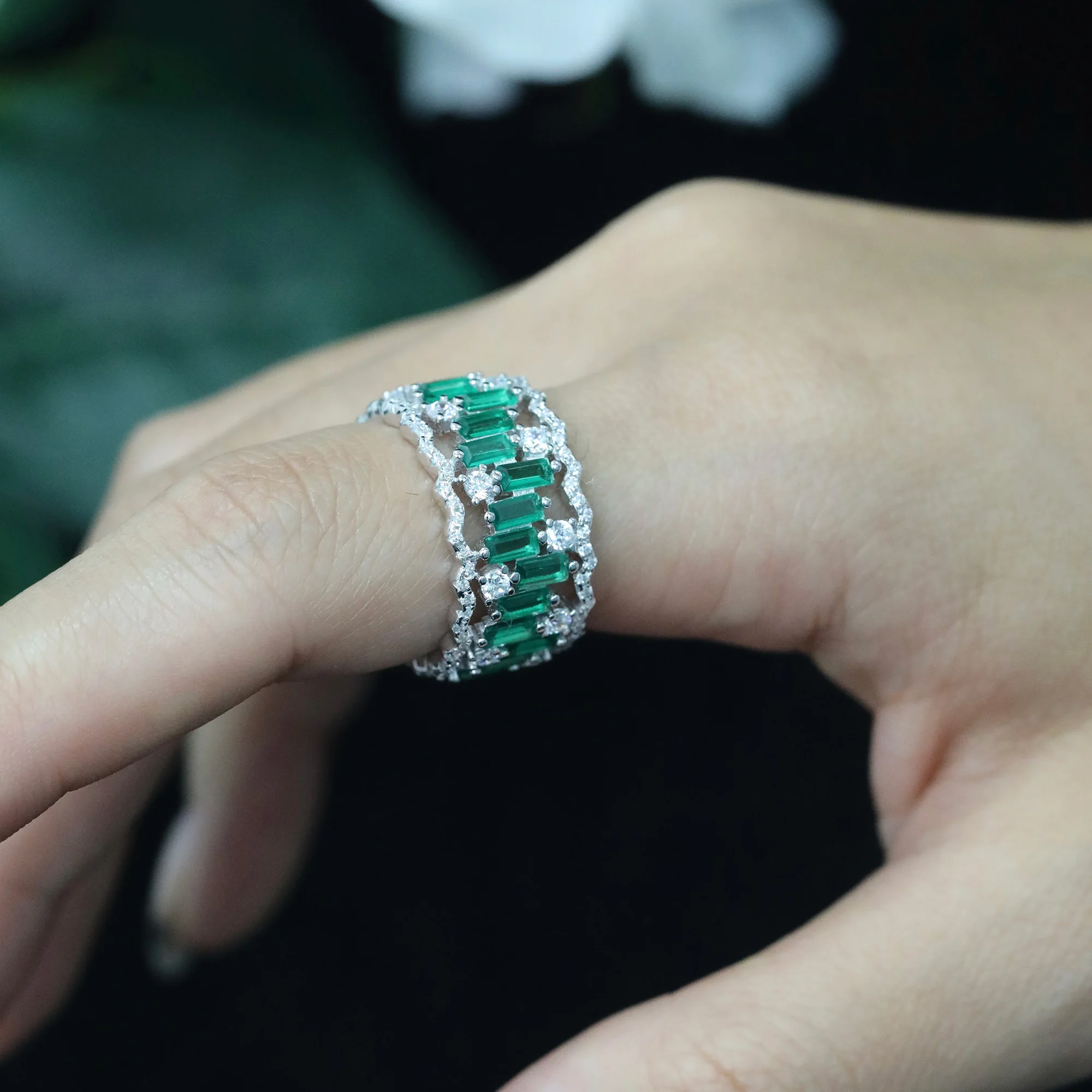 Luxury Artificial Emerald Ring Vintage Art Deco 925 Sterling Silver Fine Jewelry for Women's Engagement Anniversary Party Gifts