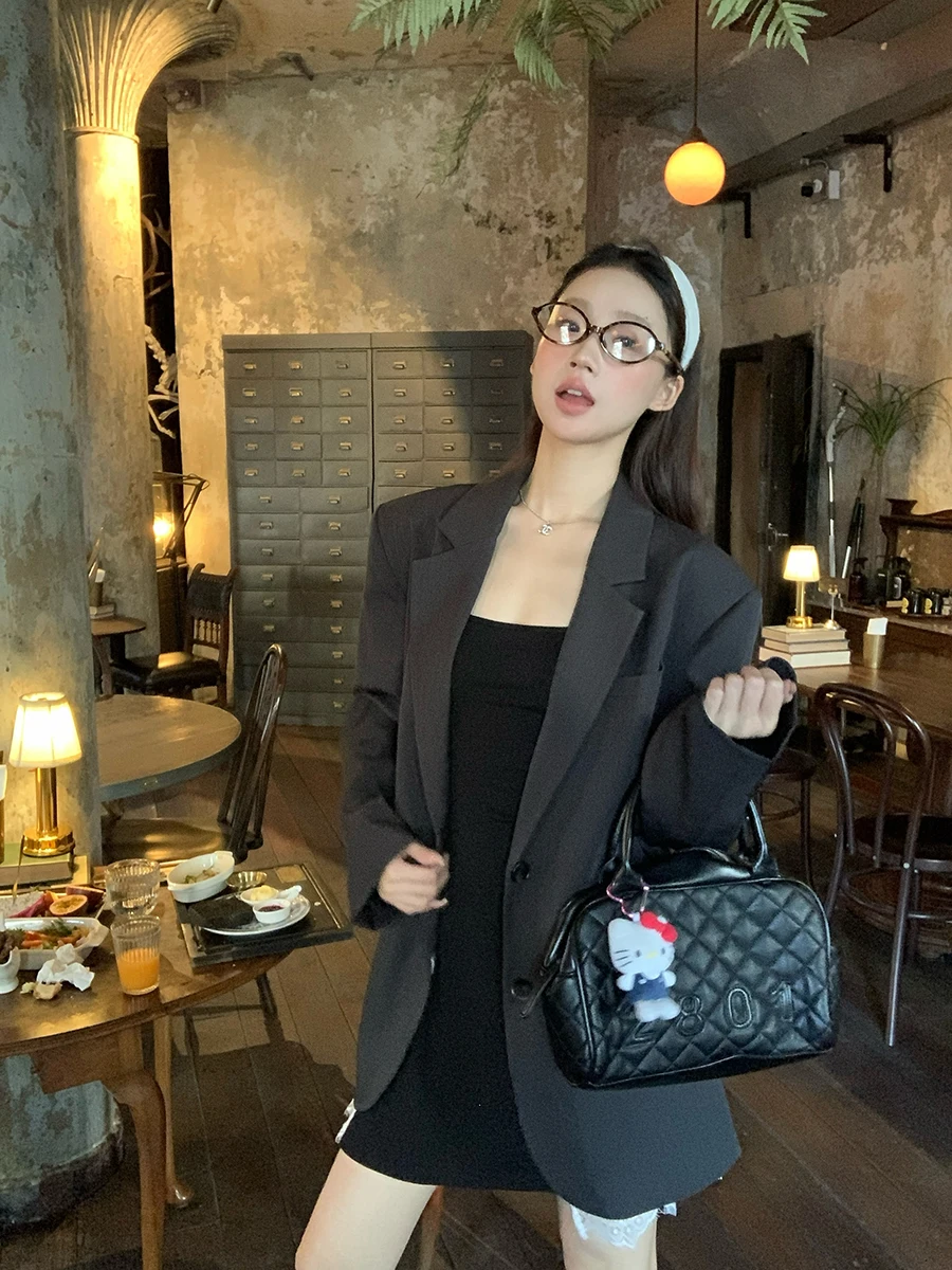 سترة نسائية أنيقة غير رسمية حمراء اللون للحفلات والمناسبات الرسمية، موديل ربيع وخريف 2025 الجديد، تصميم فريد وراقي وجميل بطاب... #5