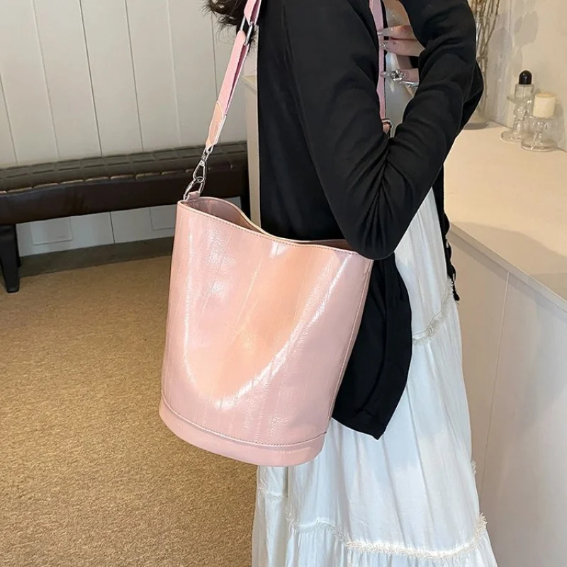 

Luxury Brand Fashionable Leather Women's Tote Bag Classic Elegant Popular Paris Classy Finish Trendy Bag​