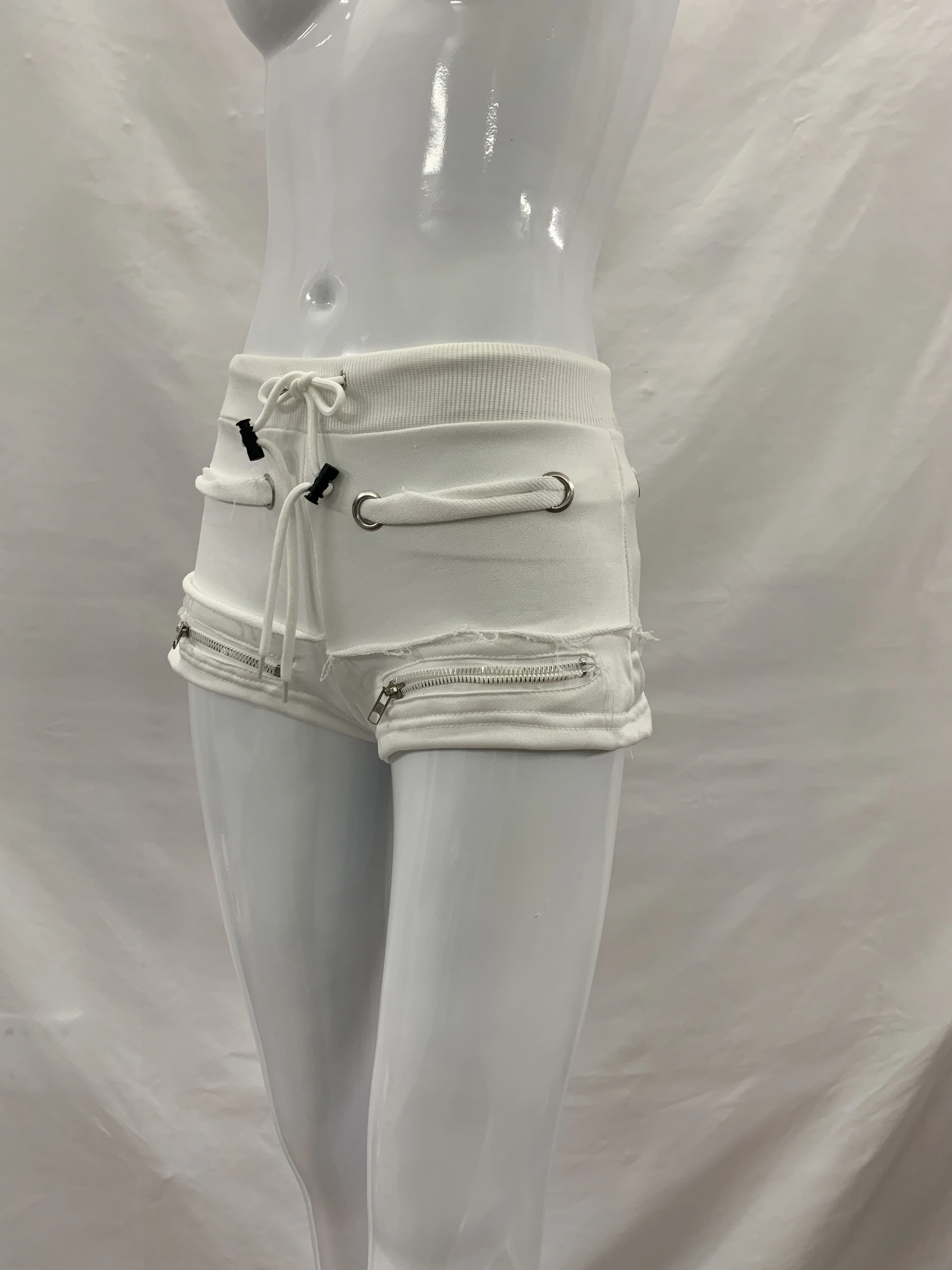 Metallösen-Hotpants mit Kordelzug und Fransen für Damen, Y2K-Stil, einfarbig, niedrige Taille, seitliche Reißverschlusstaschen, eng anliegende Street-Shorts – Detail 15