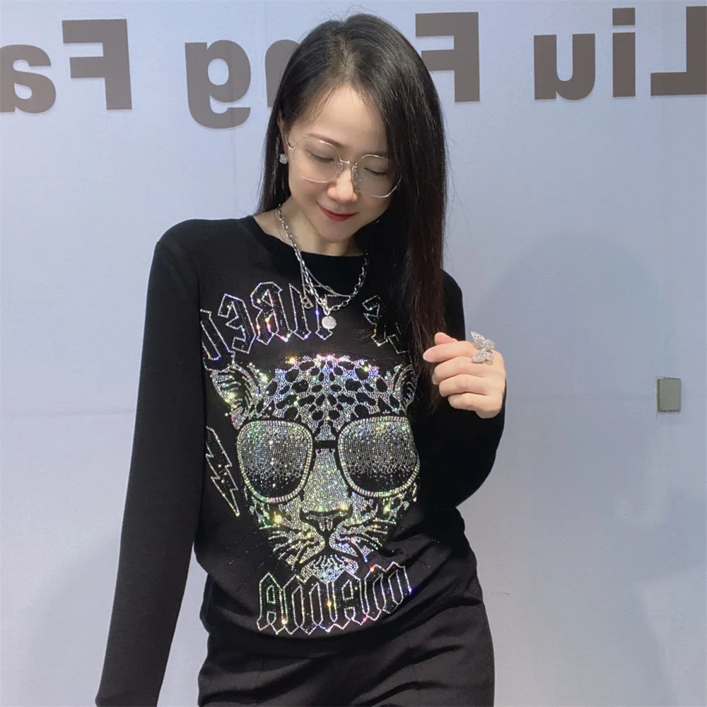 Fashionable New Autumn Winter Long Sleeve Basic Shirt Leopard Hot Diamonds Slimming Black T-shirt Round Neck Women Pullover Top