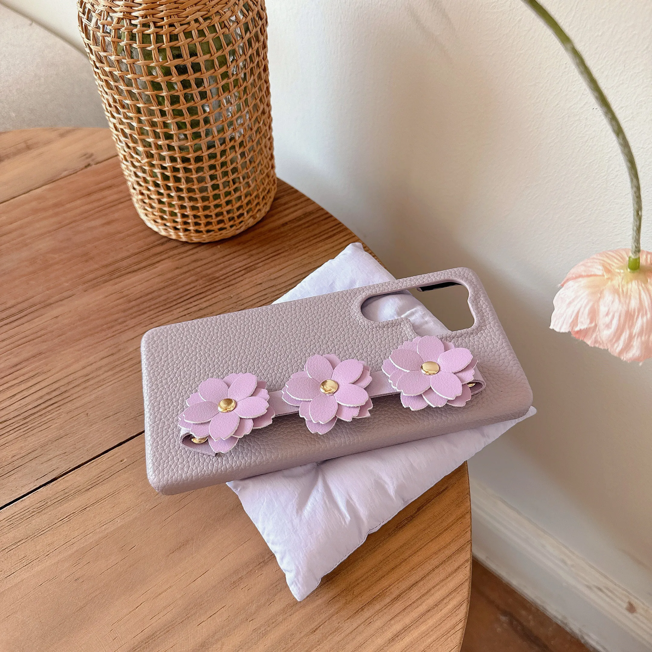 แฟชั่นลิ้นจี่หนัง Hard PC เคสโทรศัพท์สําหรับ Samsung Galaxy S25 Edge S24 Ultra S24FE 3D ดอกไม้สายรัดข้อมือสร้อยข้อมือ