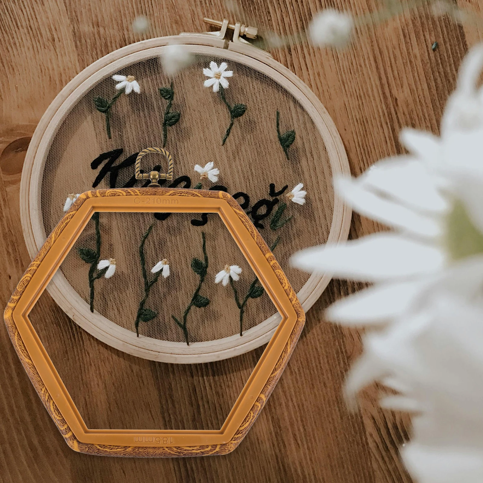

3pcs Embroidery Hoop Set Cross Stitch Hoops Reusable Vintage Style Frame For Embroidery Display Needlework Circles Durable
