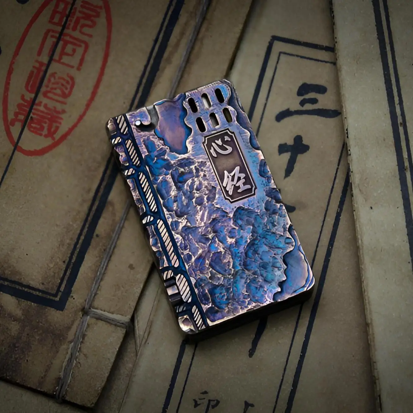 

Original Handcrafted Heavenly Book Lift Cover Grinding Wheel Ignition Windproof Brass Kerosiene Lighter Men's Collection Gift