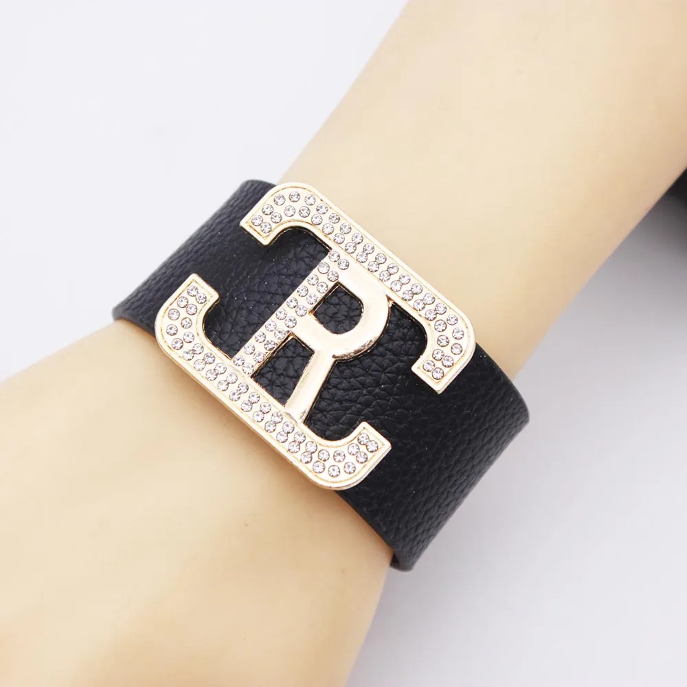 Hot Selling R English Letter Leather Bracelet Multi-Color Optional Snap Bracelet Women Men Couple Wristband Gift Jewelry