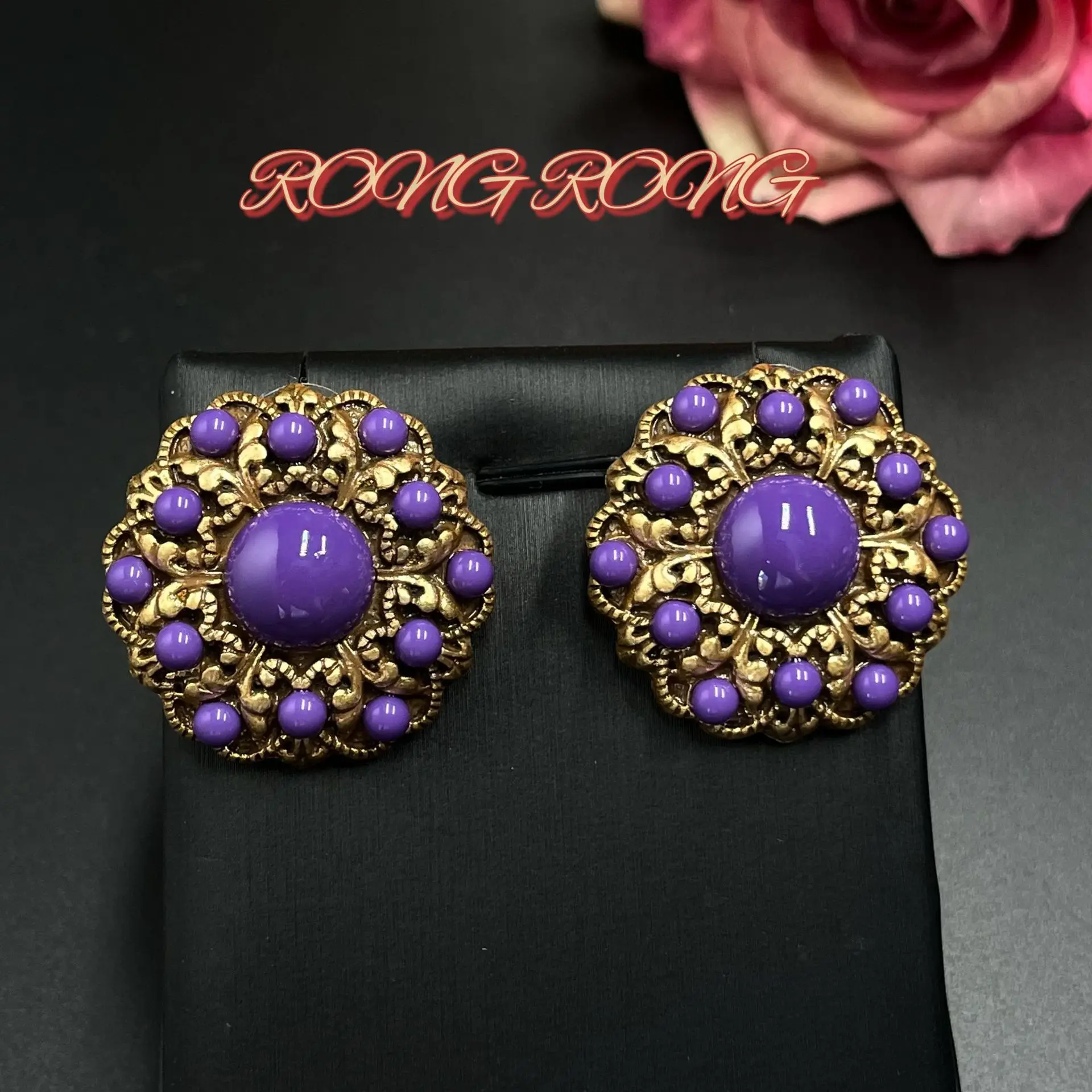 

French Retro Palace Style Alloy Hollow Ancient Earrings Niche Design High-end Vintage Earrings