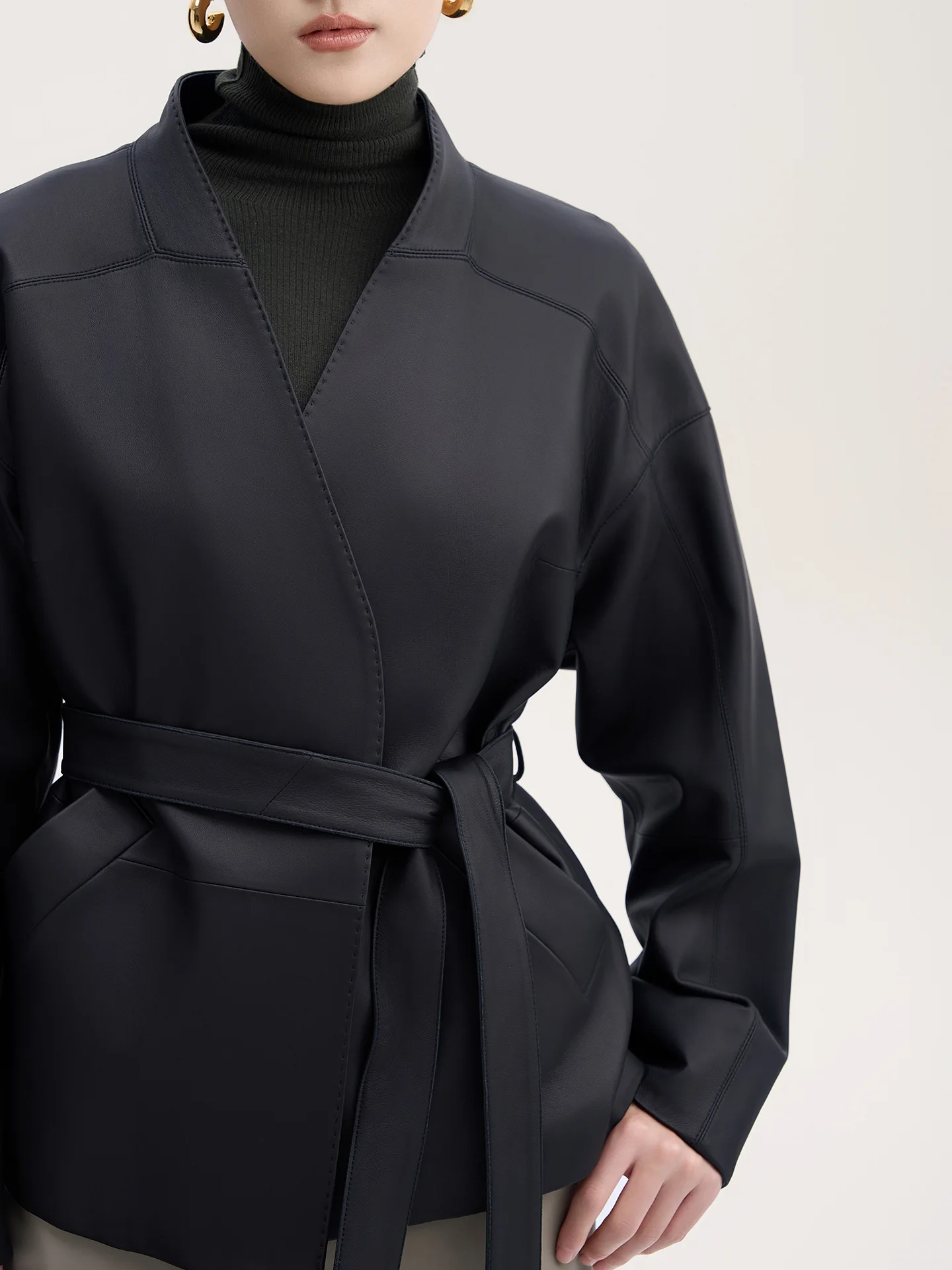 Women's Casual Versatile Genuine Sheepskin Coat Top Grain Leather Warm Fashionable Outerwear for All Seasons