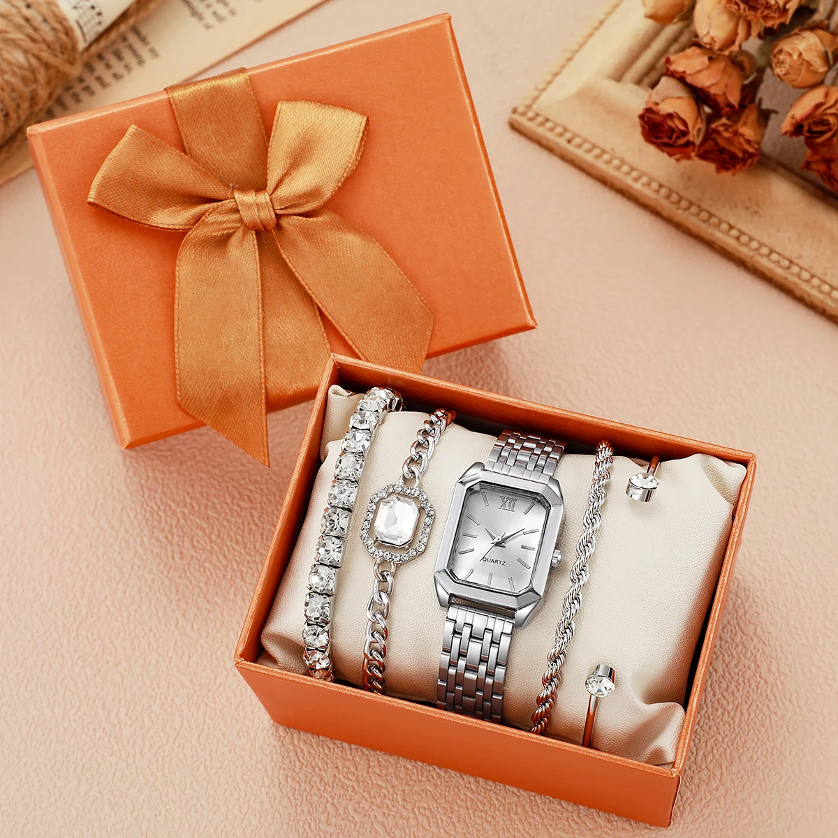 ساعة كوارتز كلاسيكية جديدة بحزام فولاذي بحزام فولاذي كلاسيكي بسيط فاخر مع سوار ماسي مائي