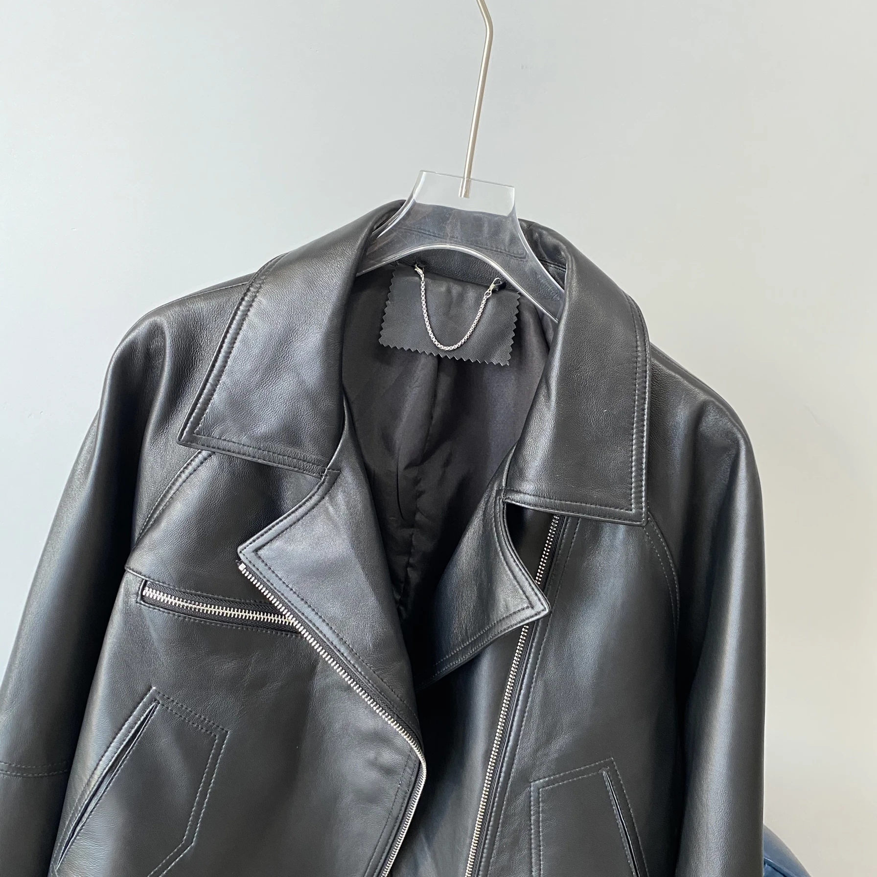 Frühling 2024 Damen Ort Loose Faionable Bla Eepskin Leather Jaet Haifeng Echtledermantel Pendeln Sle Zipper...