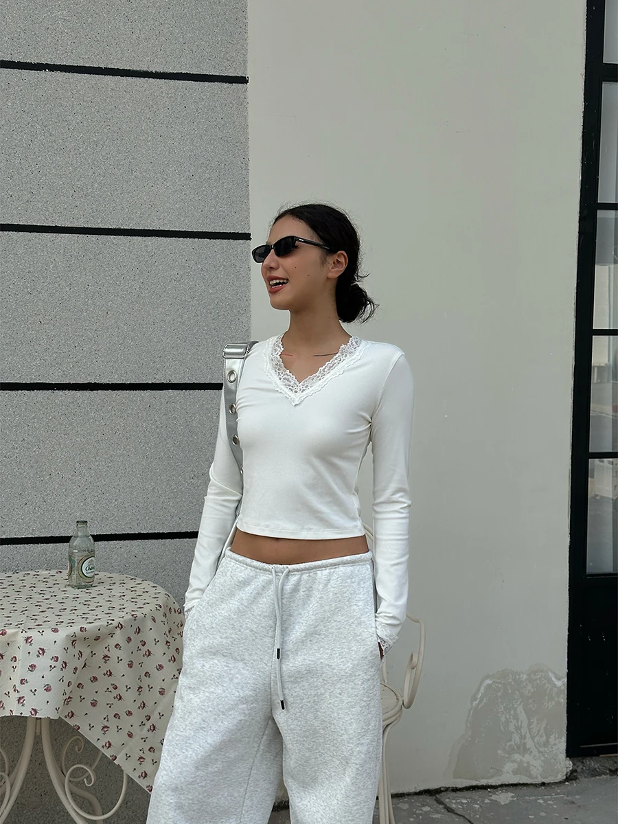 Gogo Burn White Lace Trim V-Neck Long Sleeve T-Shirt Women's Slim Fit Fashionable Shoulder Top Spring Autumn New Style