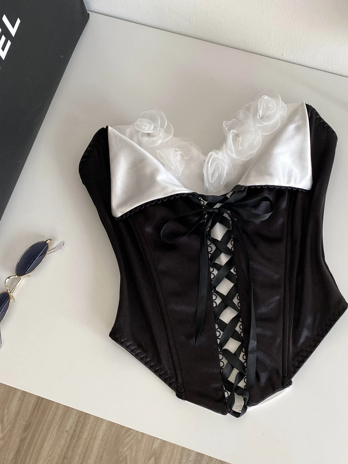 Women's Black Gothic Y2k Lace-up Crop Top Vintage Camisole Off Shoulder 3D Floral Corset Tops Emo 2000s Tank Top Clothes Summer