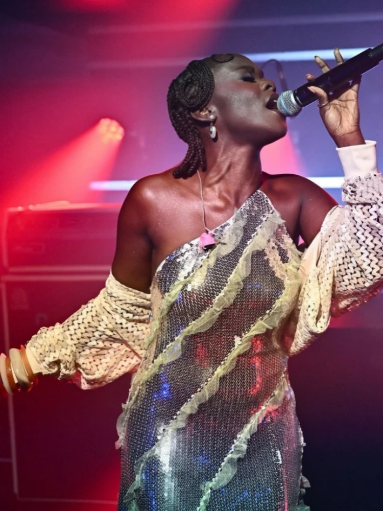 Sexy halter hals backless mesh ruches patchwork lange jurk dames zilveren pailletten mouwloze vetersluiting slanke jurken avondfeest