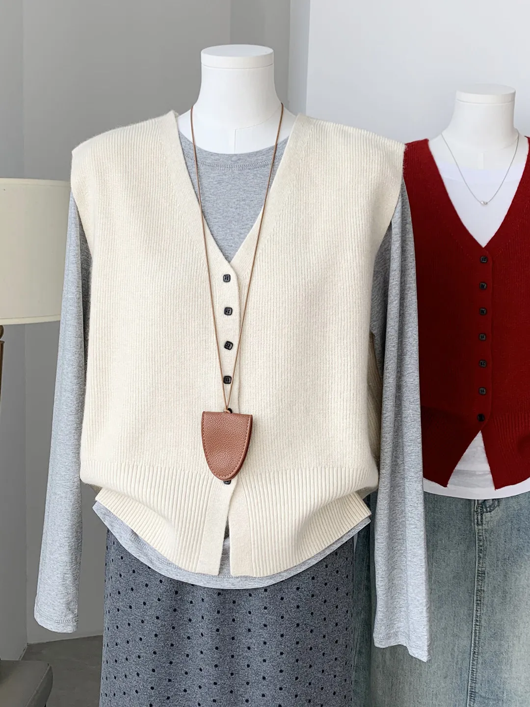 

Korean Style Pure Color V-Neck Sleeveless Knitted Vest Women's Spring Autumn New Versatile Layering Tank Top Sweater