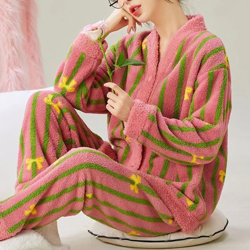 نموذج جديد المرجان الصوف المرأة منامة الخامس الرقبة الخريف الشتاء الدفء الفانيلا ملابس خاصة ملابس منزلية منامة دعوى القطن بيجامة مجموعة