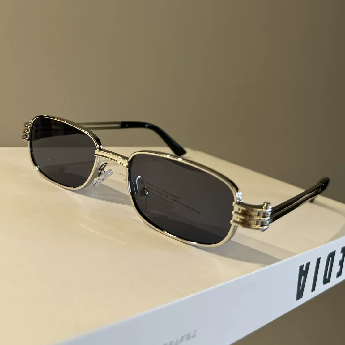 Oculos-de-sol-retangulares-com-armacao-pequena-para-mulheres-e-homens-oculos-de-sol-vintage-de-luxo-marca-de-designer-metal-punk-para-dirigir-ao-ar-livre