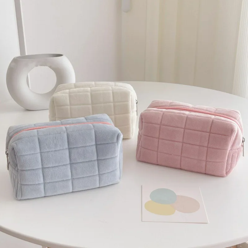 Cute Plush Makeup Bag for Women Zipper Large Solid Color Cosmetic Bag Travel Make Up Toiletry Bag Washing Pouch Plush Pen Pouch 