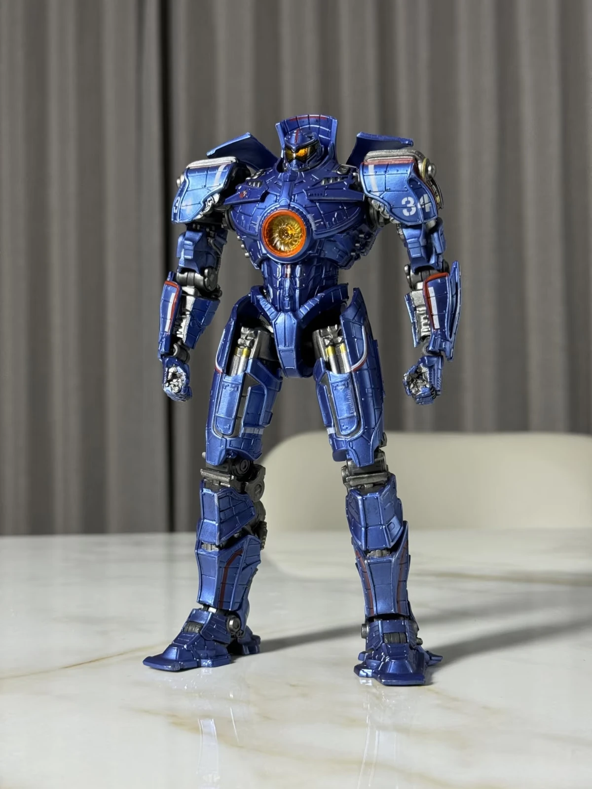 100% juguetes Mecha genuinos personajes clásicos figura de acción Gipsy Danger muñeca coleccionable juguetes de moda regalo de Navidad de escritorio