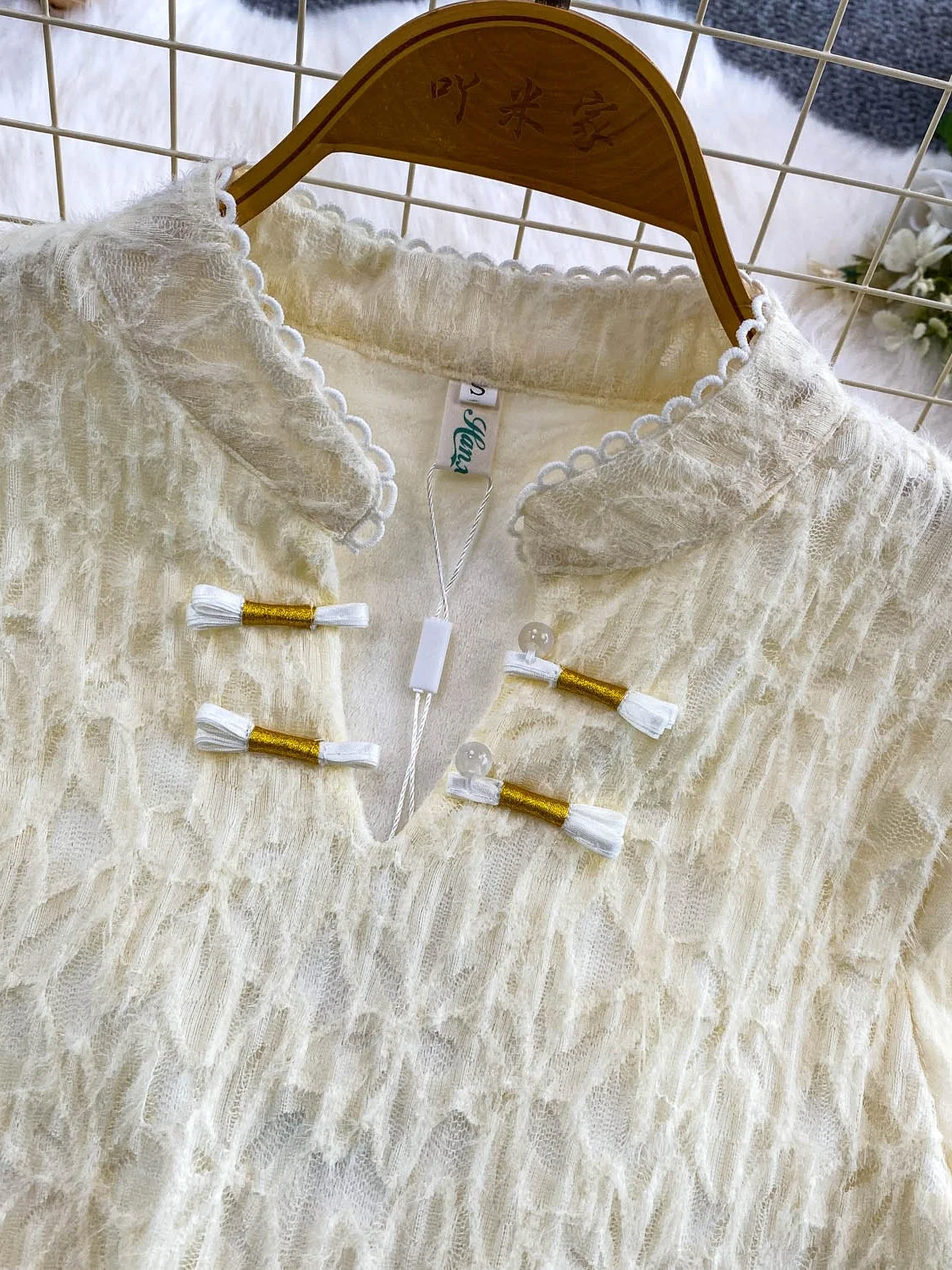 Rétro Sle boutonné col montant dentelle irt femmes automne hiver ample minceur gland couche de Base haut