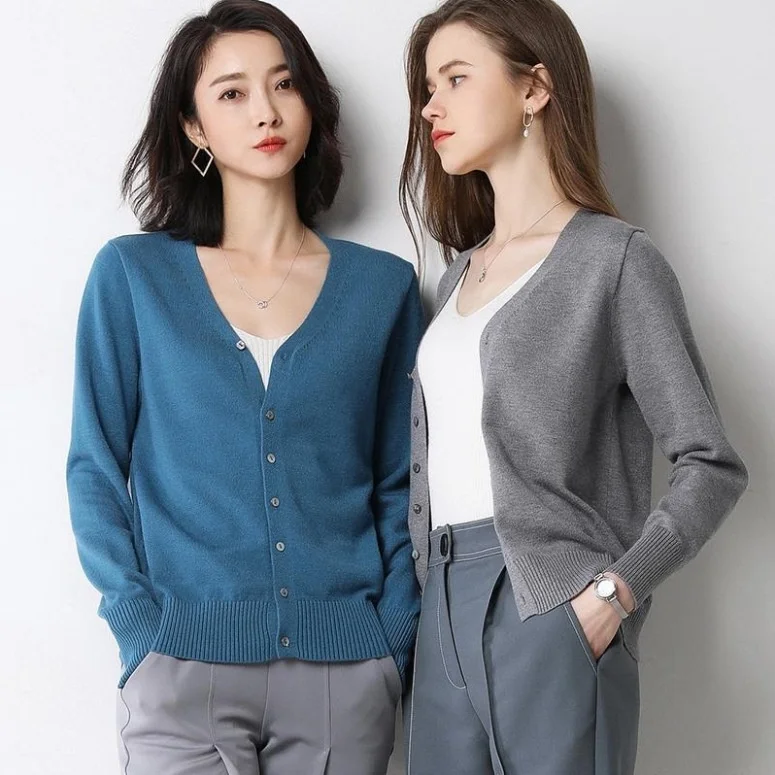 

Spring V-Neck Loose Large Soft Long-Sleeved Knitted Cardigan Sweater