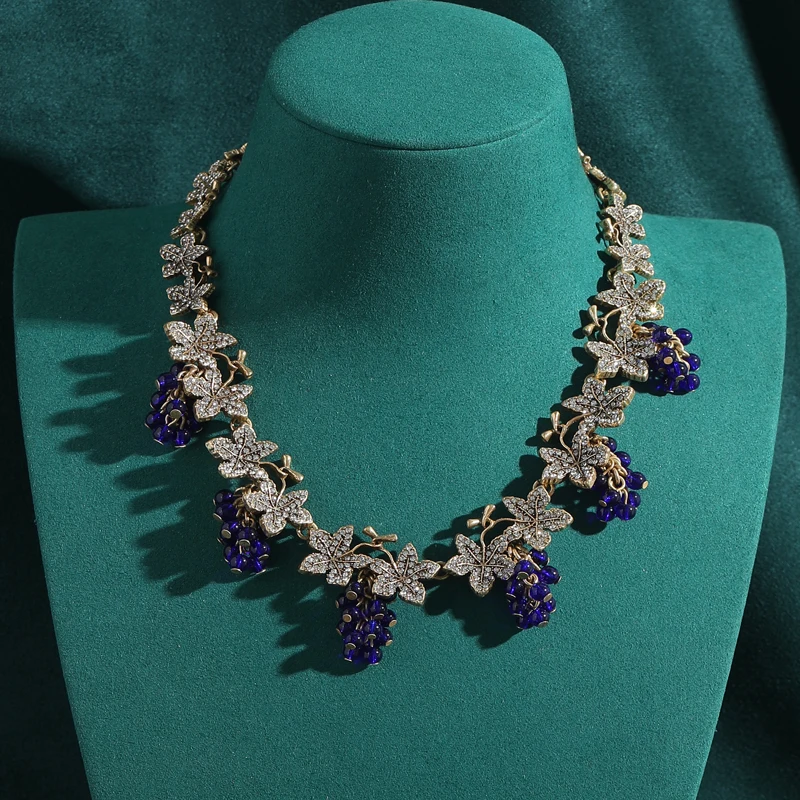 Vintage Transparent Violet Stone Short Blue Grape Necklace Chain Flower Glass Petals Rhinestones Leaves Collar Antique Jewelry