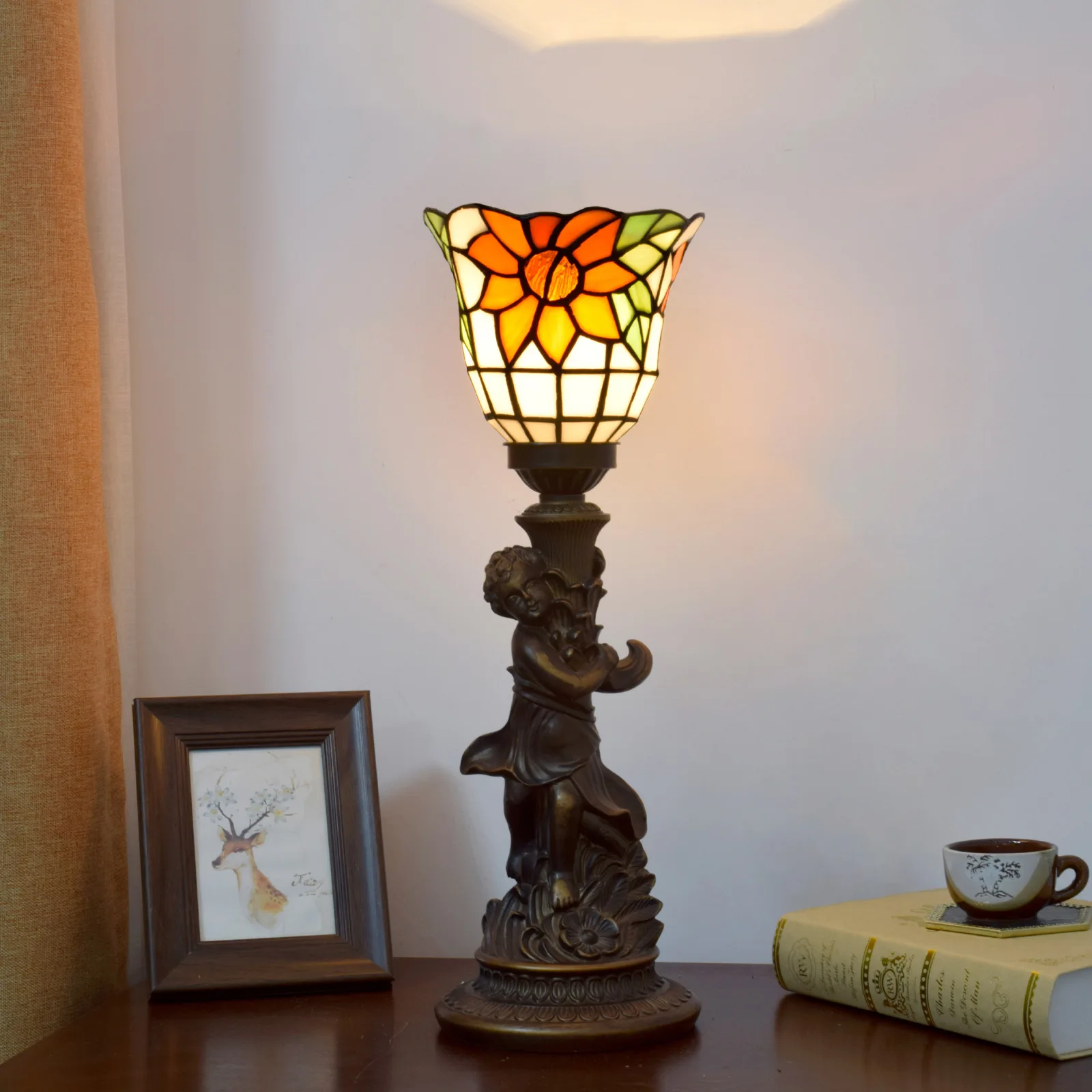 

Dia15cm American Pastoral Sunflower Little Boy Stained Glass Restaurant Bar Desk Decorative Table Lamp Bedroom Bedside Lamp