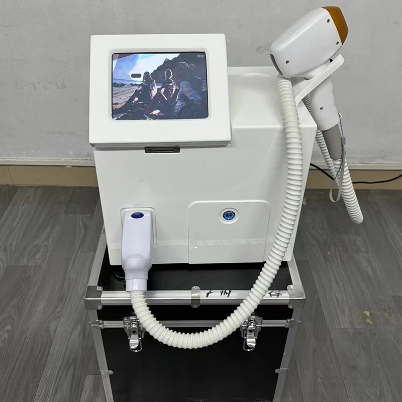 Máquina profissional da remoção do cabelo do laser do diodo de gelo, onda tripla, poder grande, remoção do cabelo do biquini, rejuvenescimento da pele, 10 barras