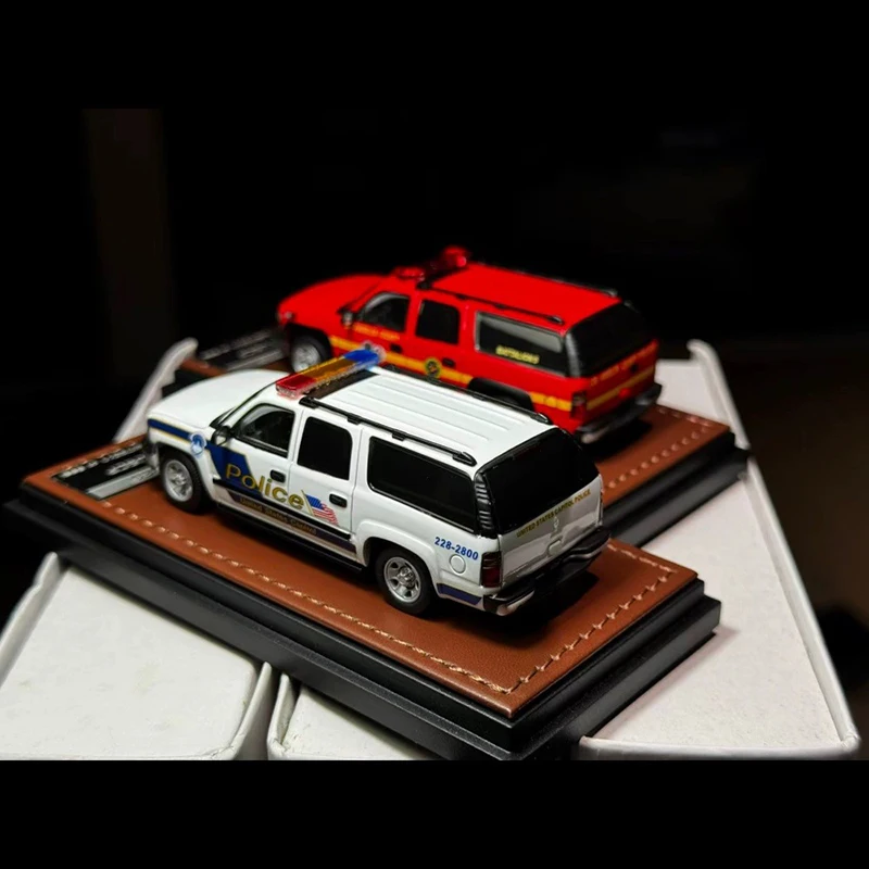 MK Miniatures 1/64 escala suburbana motor de bomberos aleación modelo coche ornamento recuerdo exhibición colección Hobby regalo