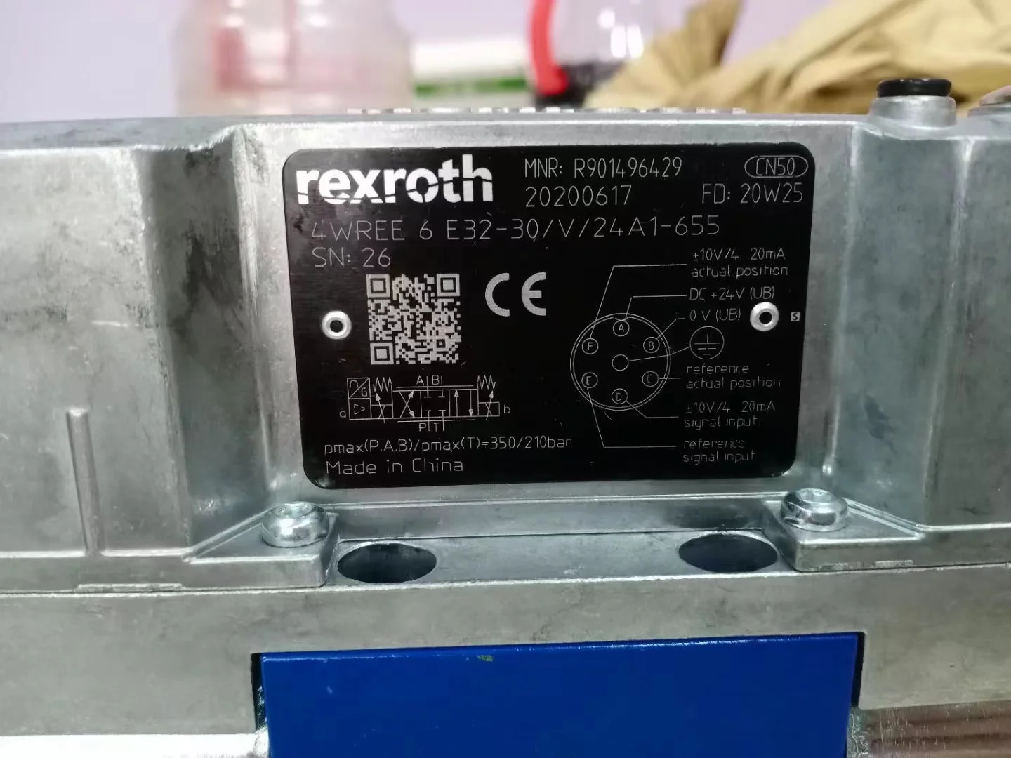 REXROTH R901496429 Proportional Valve 4WREE6E32-33/V/24A1-655