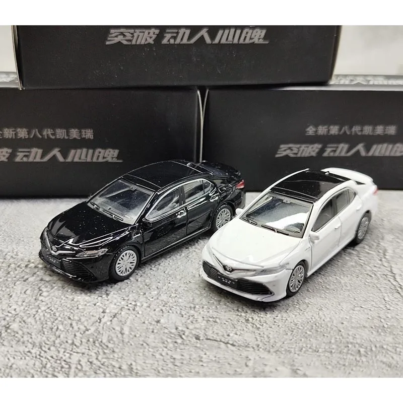 Diecast 1/64 Scale New Camry 8th Generation Collectible Alloy Model Colection Souvenir Display Ornaments