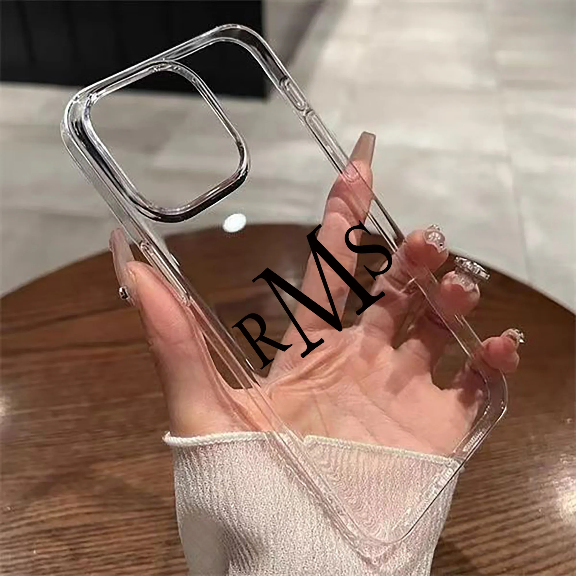 Рисунок 4 - Персонализированный чехол с буквами