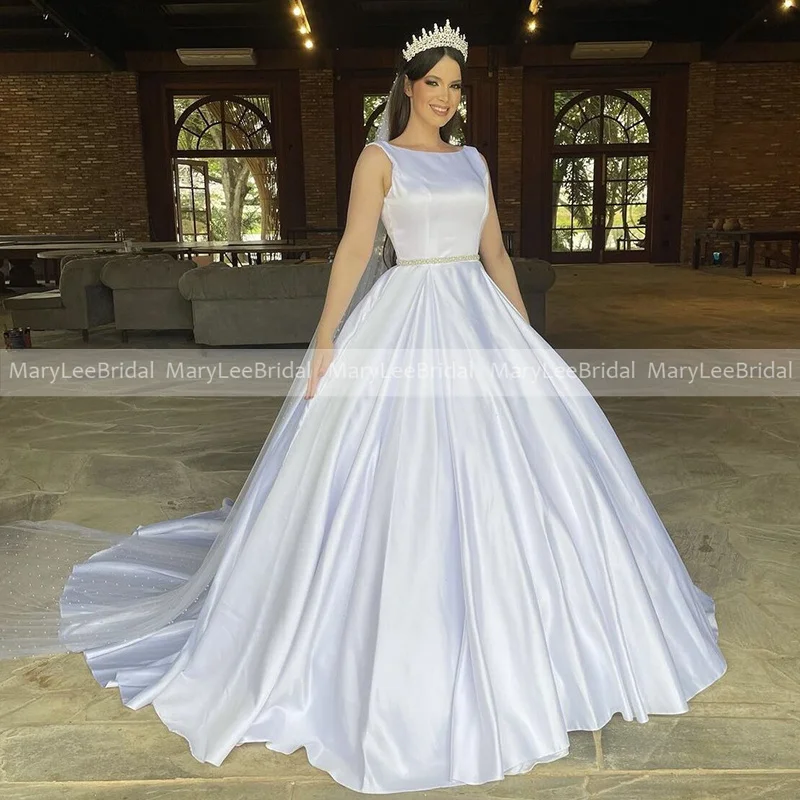 White Princess Ball Gown Jewel Wedding Dress with Rhinestone Belt Sleeveless Chapel Train Satin Country Wedding Bride Dresses