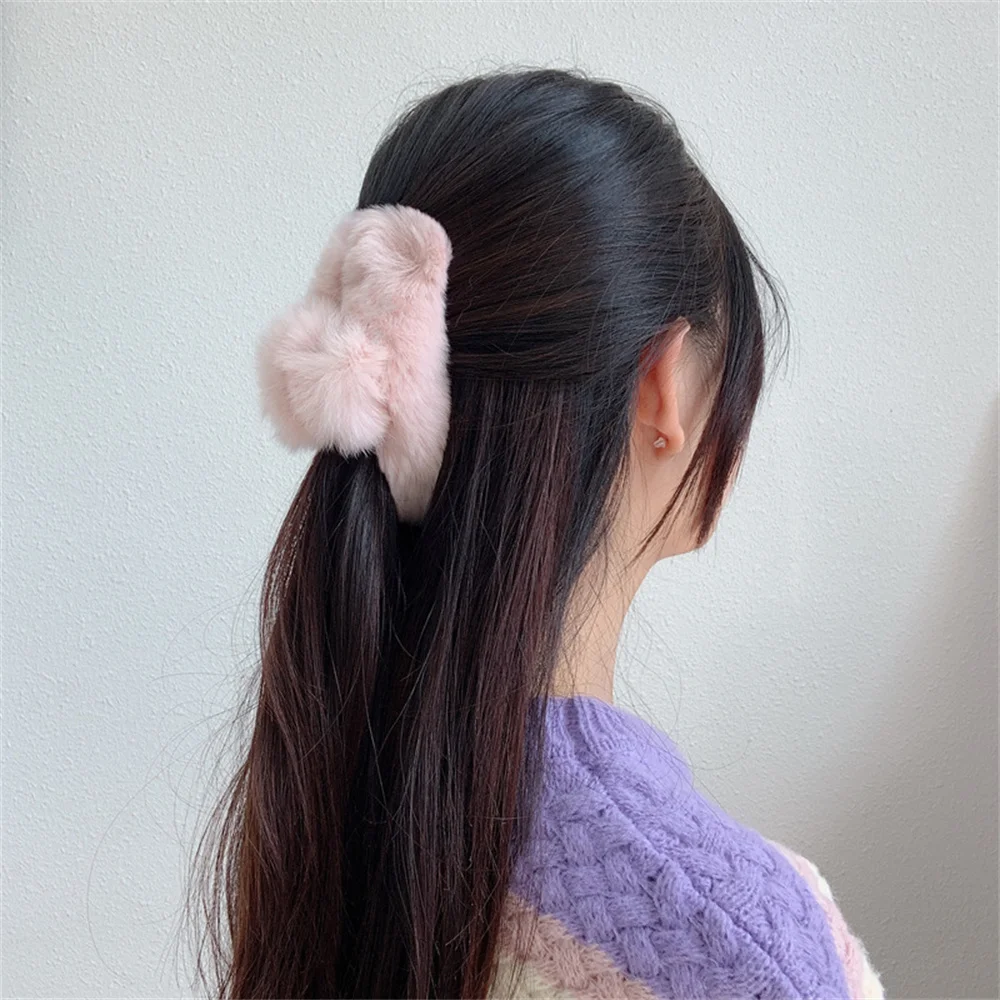 

Lady Winter Real Fur Hair Clip For Women Hair Accessories Large Fluffy Soft Hair Clip Fluffy Styling Hair Clip For Girls Gift