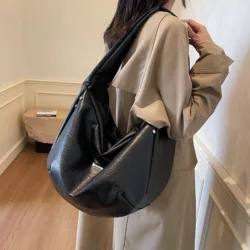 Women Crescent Shoulder Bag PU Leather Vintage Crossbody Bag Large Capacity Half Moon Tote Bag Ladies Daily Bag Solid Packages