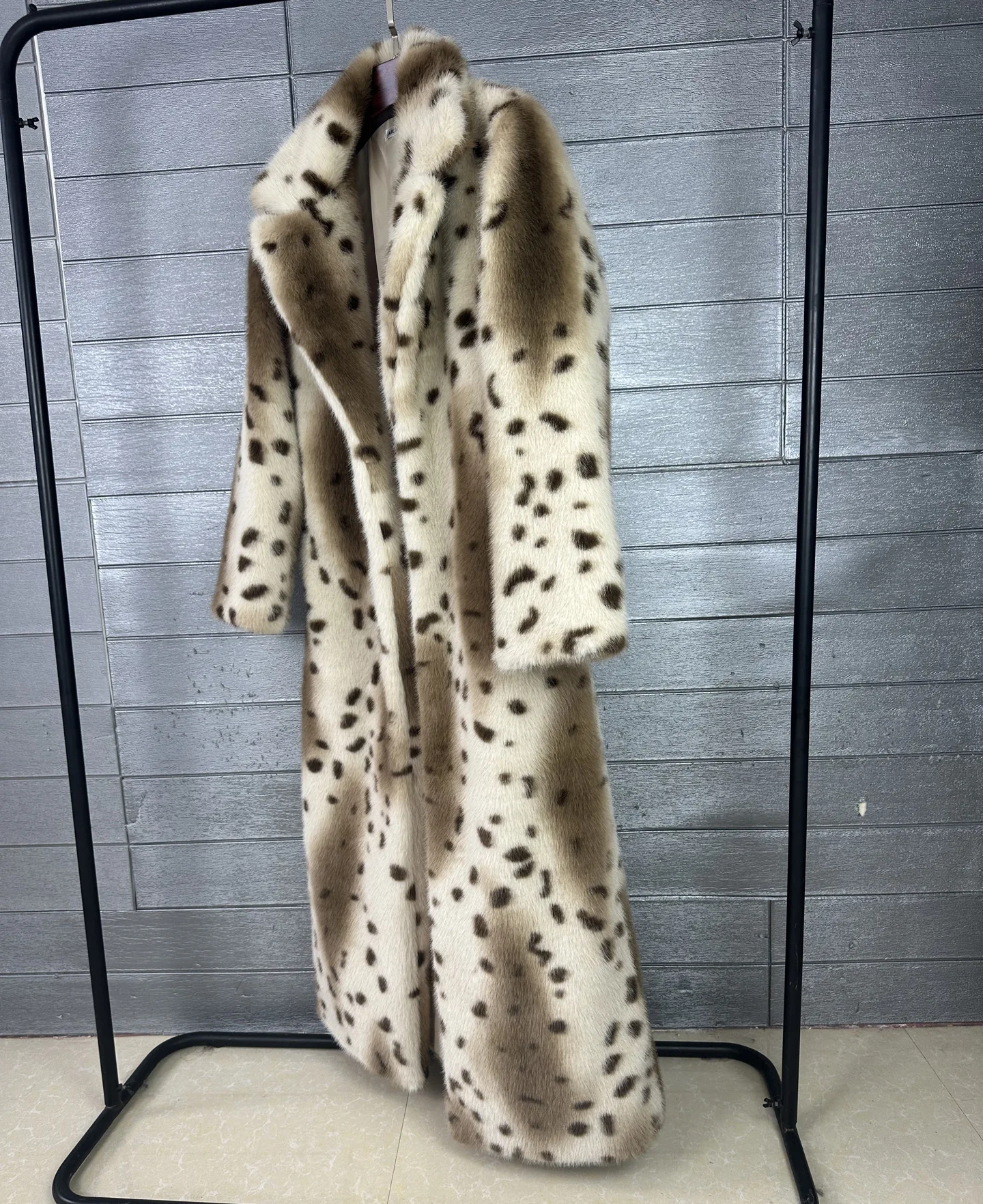 DEAT 2026 Winter Fashion Imitation Fur Leopard Pattern Coat For Women Notched Collar Long Style Notched Collar Jacket 11B9518