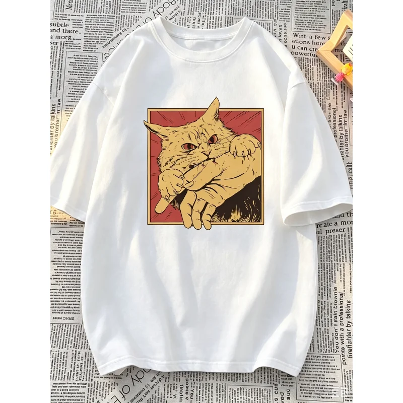 Unisex Angry Cat Biting Hand Graphic T Shirt Retro Comic Style Short Sleeve Tee Funny Animal Streetwear Men Women Casual Tops