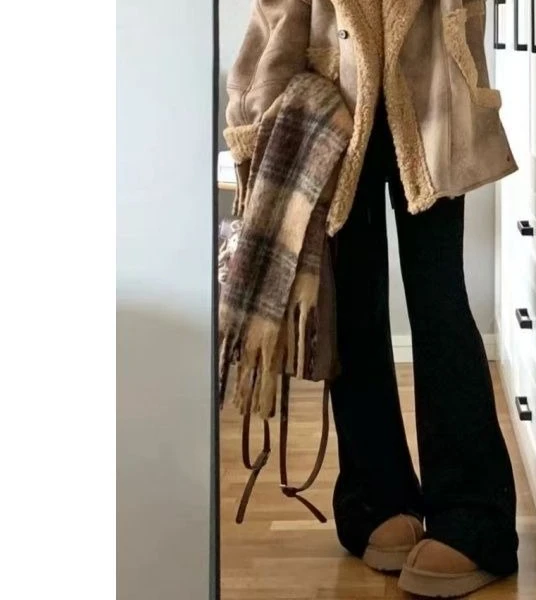 Tall and Versatile Women with Added Fleece  Autumn and Winter High Waisted  Loose  Floor Hugging Black Micro Flared Jeans