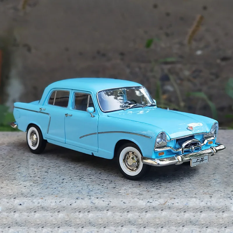 The 1964 alloy car model of the original 1/18 Shanghai old Shanghai SH760 car