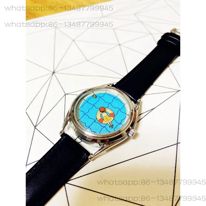 montre-simple-en-metal-neutre-avec-bracelet-en-cuir-design-creatif-ideale-comme-cadeau