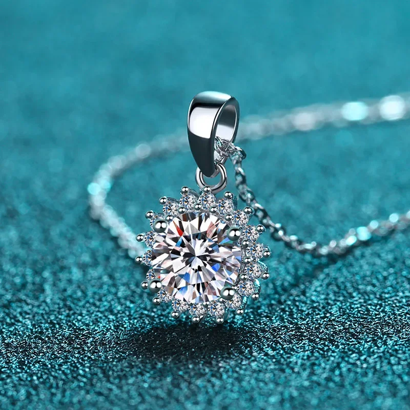 Necklace Lady Sunflower Pendant for Women 0.5/1/3/5ct Moissanite Diamond Choker Platinum Pt950 Fashion Wedding Fine Jewelry Gift