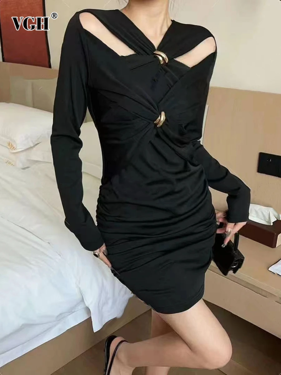 

VGH Sexy Hollow Out Slimming Folds Dresses for Women V Neck Long Sleeve High Waist Spliced Metal Short Dress Female Fashion New