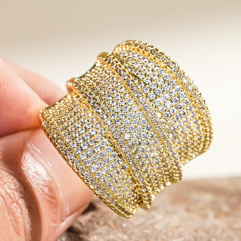 Huitan خاتم واسع فاخر للنساء حفل زفاف الإكسسوارات كامل مشرق مكعب زركونيا الذهب اللون/مجوهرات فضية اللون