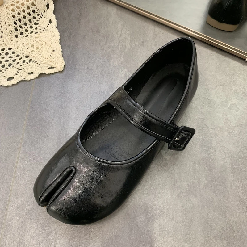 Women Sandals Split Toe Mary Jane Ballet Flats Ladies Bele Tabi Pumps Female Retro Vintage Girl Daily Novelty Solid Ninja Shoes