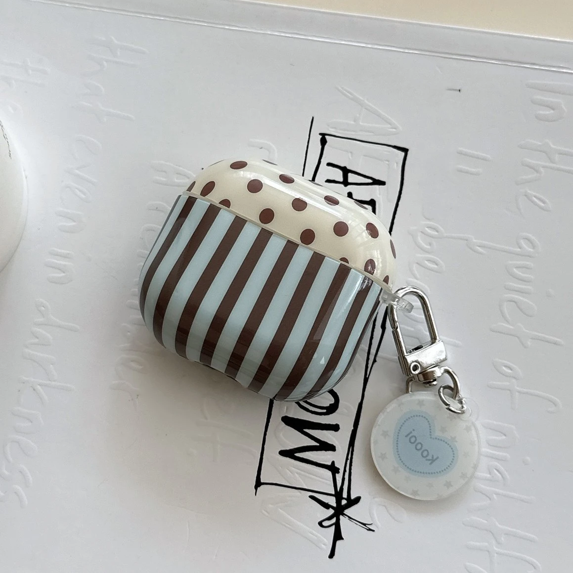 Blau und braun gestreifte Polka Dot + runde hängende Kopfhörerhülle, geeignet für Apple für Airpods Pro3 Hülle/Für Airpods4 Hülle/Für Airpods3 Hülle/Für Airpods2 Hülle Modische Damen Kopfhörerhülle