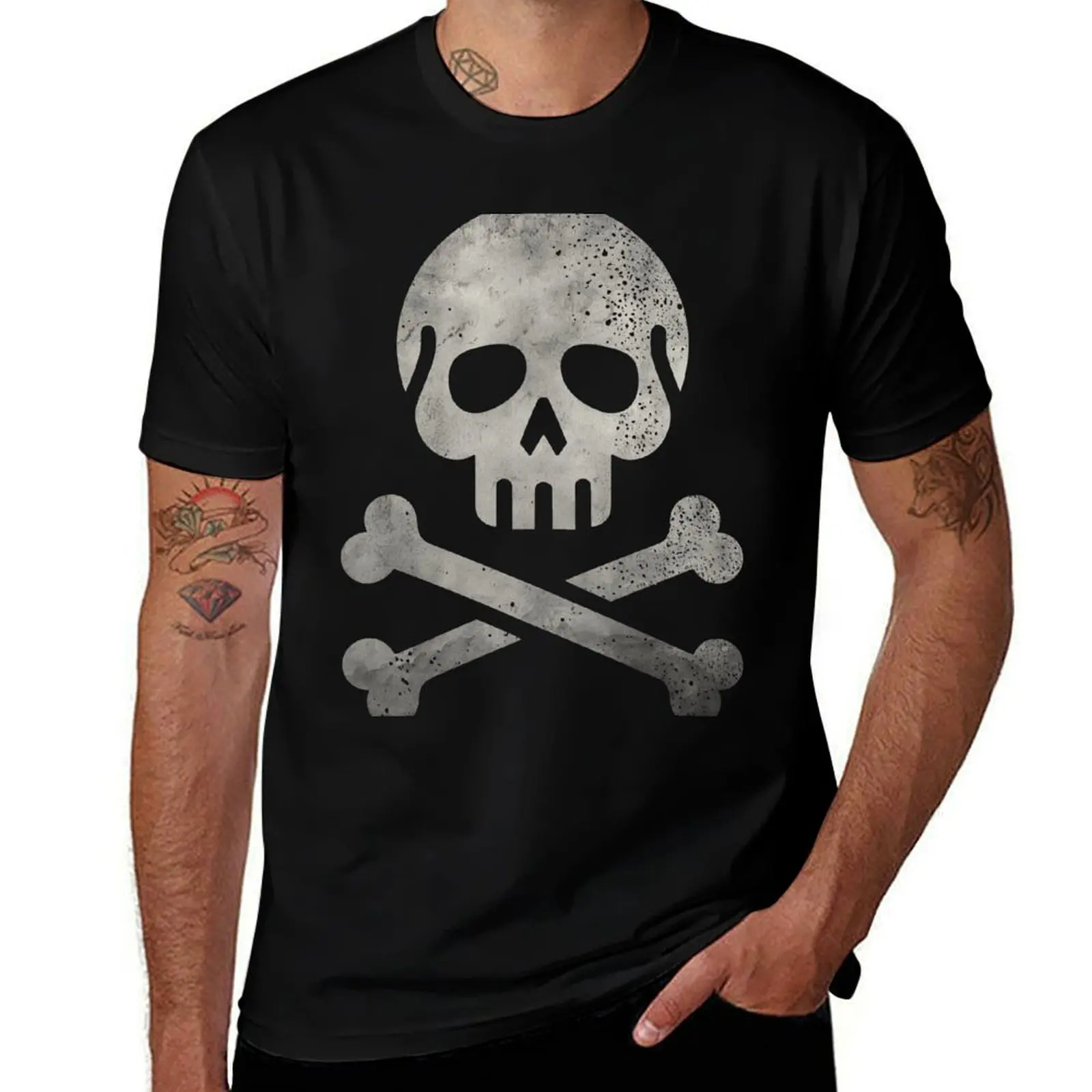 

Retro Skull and Crossbones Vintage Design T-Shirt man t shirt luxury T-Shirt