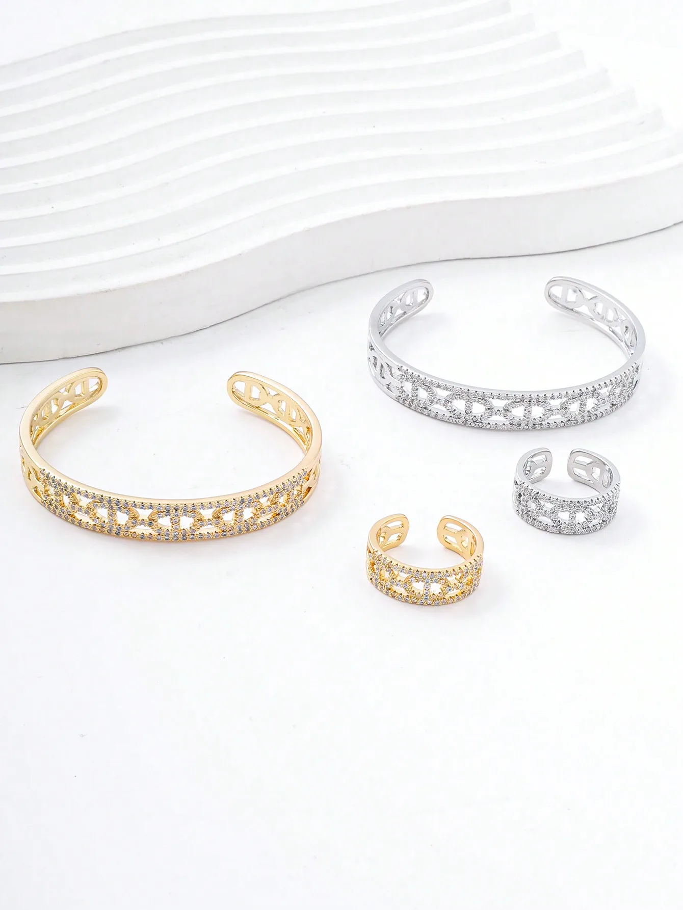 A new European and American retro fashion small lock head simple multi-match bracelet ring set